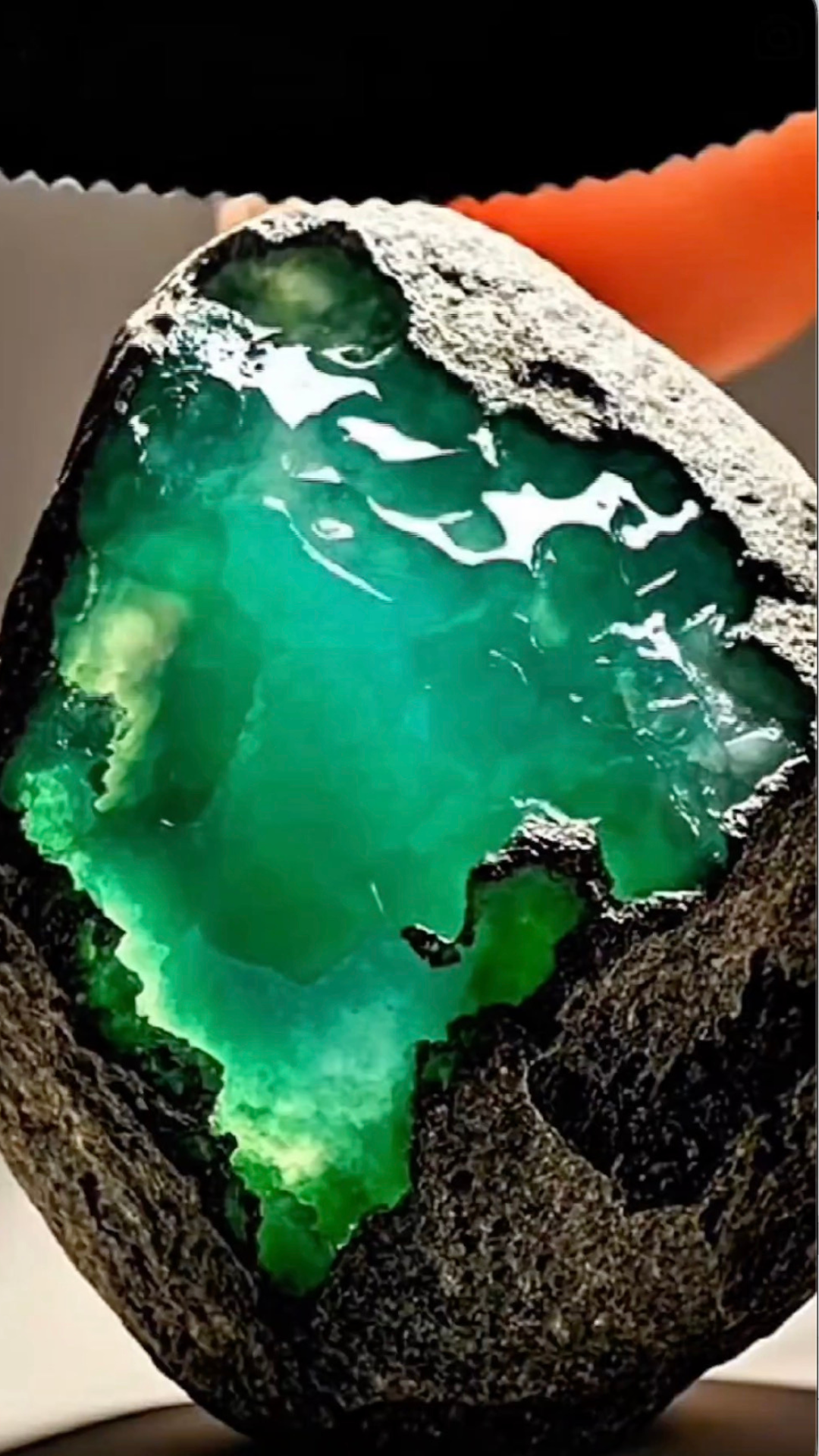 The Most Satisfying Crystal Cutting Video